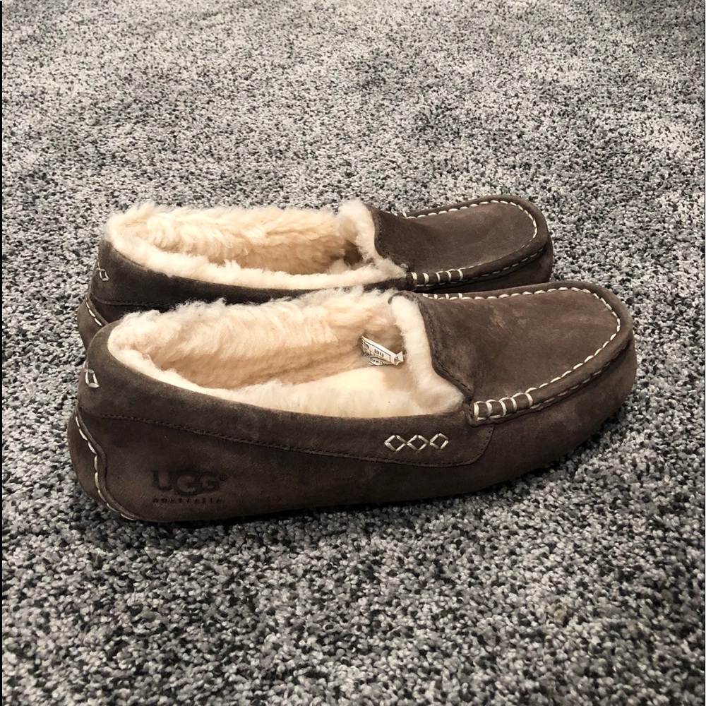 Men’s UGG Moccasin slippers Worn ONCE!!